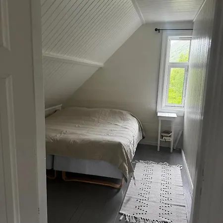 Casa de Férias Charming With Seaview In Senja Enga